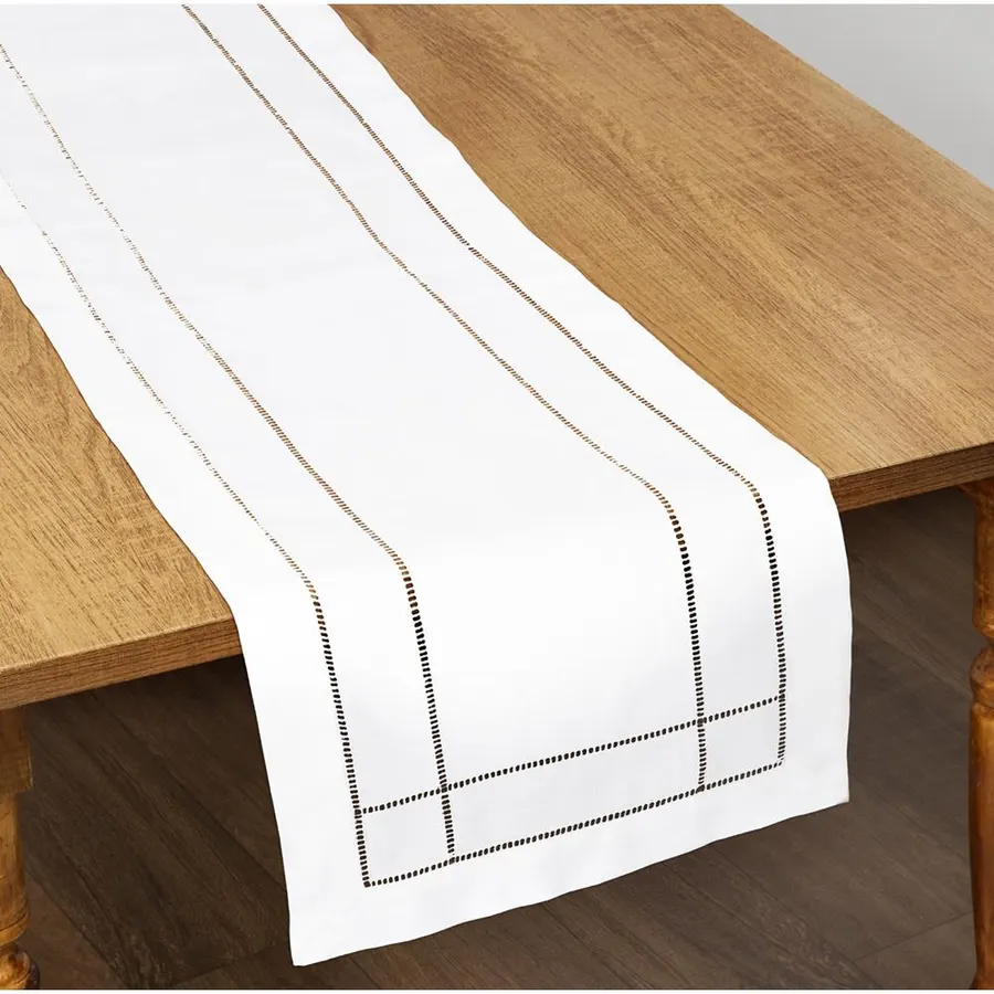 Caminho de mesa com ponto ajour 331