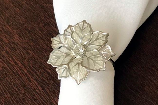 Argola de guardanapo na cor prata