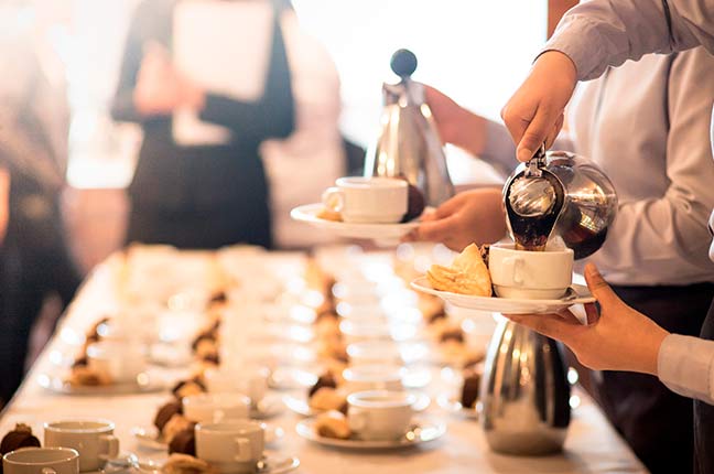 mesa de café de evento corporativo