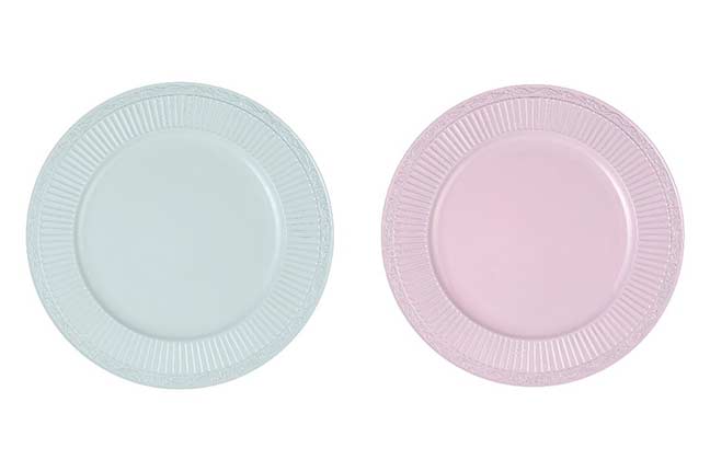 pratos em tons pasteis para decoração