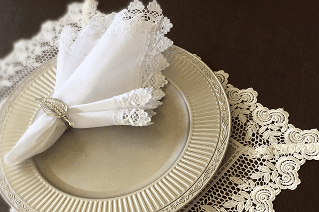 sousplat e argola para decoração