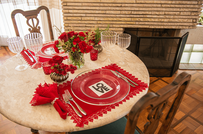 mesa posta decoração para dia dos namorados